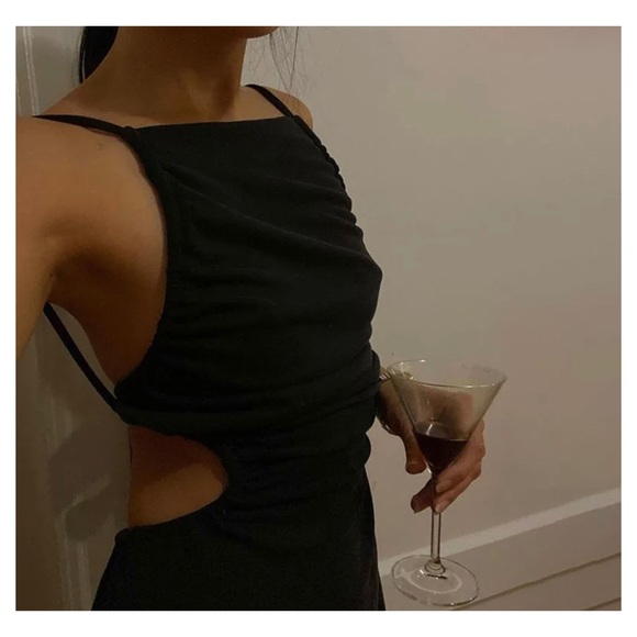 Gia Cut-Out Midi Dress in Black M - Picture 3 of 10